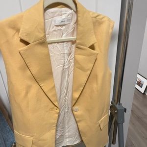Mango linen yellow vest
